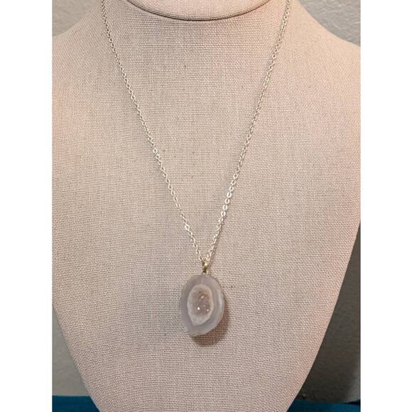 Druzy Quartz Geod Pendant on Silver Tone 18" Chain Necklace - Picture 2 of 7